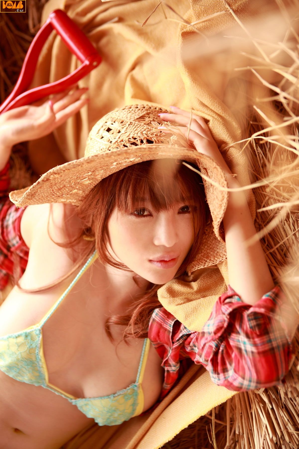[Bomb.tv] 20100511 GRAVURE Channel 2010年6月號 PART1