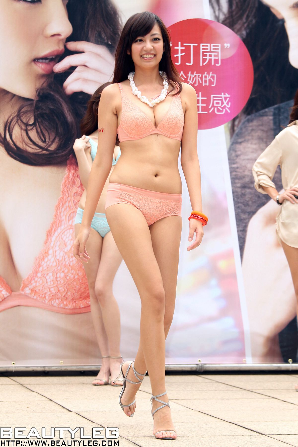 [Beautyleg] 2011-06-15 BEAUTY NEWS UPDATE 展会现场高清拍摄