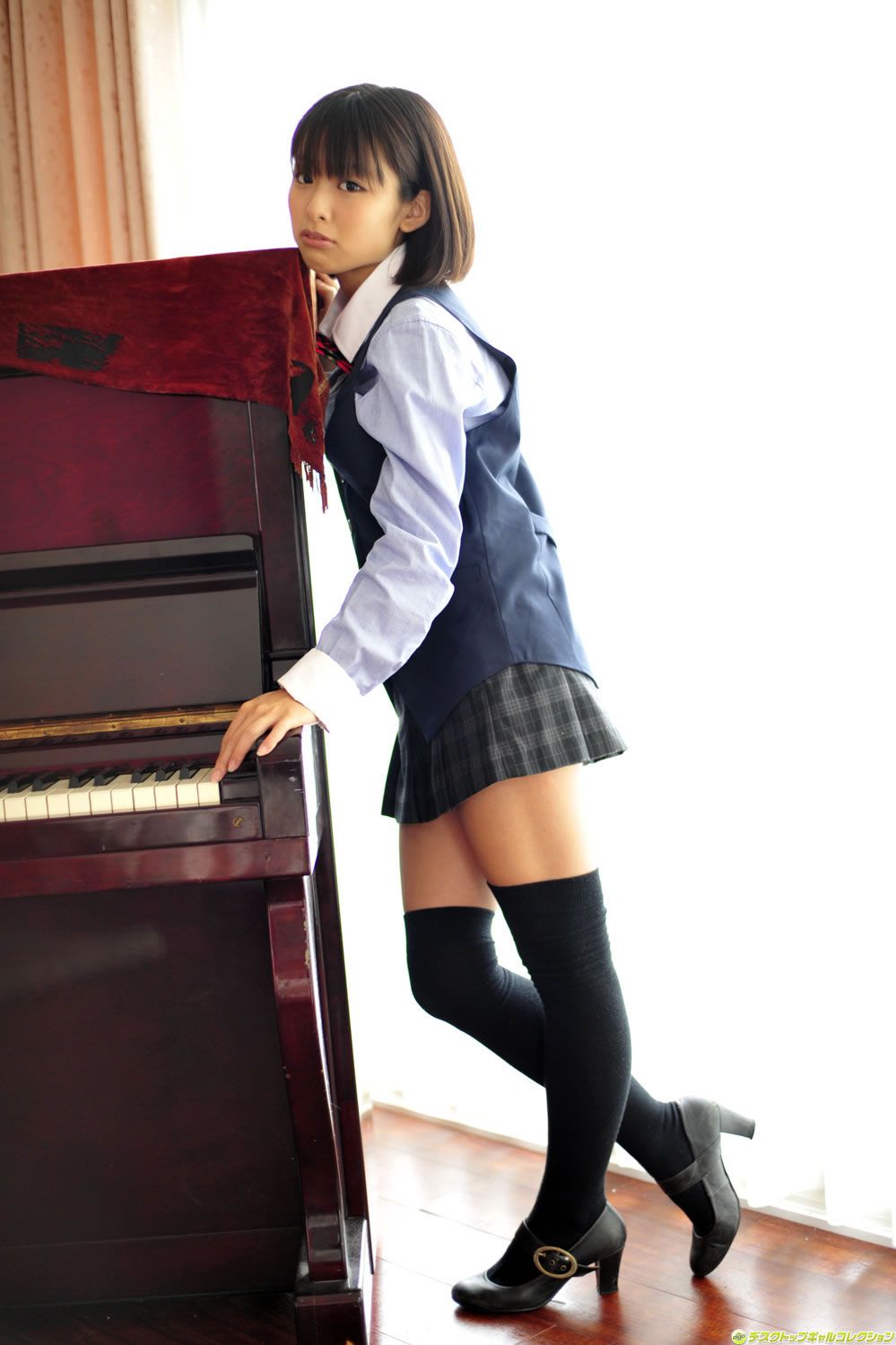 [DGC]2011年12月號 制服美少女天國 No.992 酒井蘭  Ran Sakai [111P]