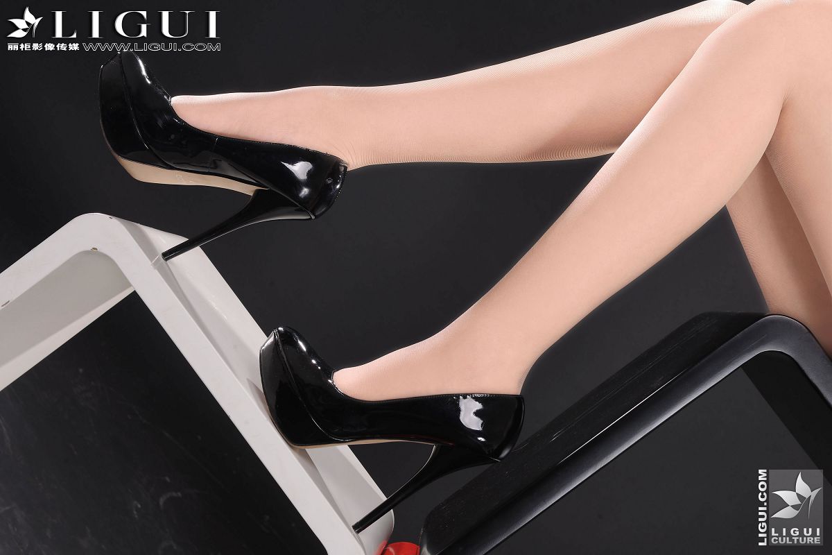 [Ligui]丽柜2011.12.30 2012新款性感女军服 model:文静