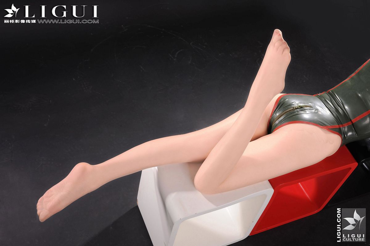 [Ligui]丽柜2011.12.30 2012新款性感女军服 model:文静