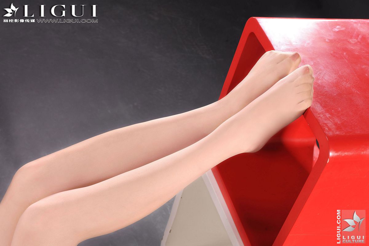[Ligui]丽柜2011.12.30 2012新款性感女军服 model:文静