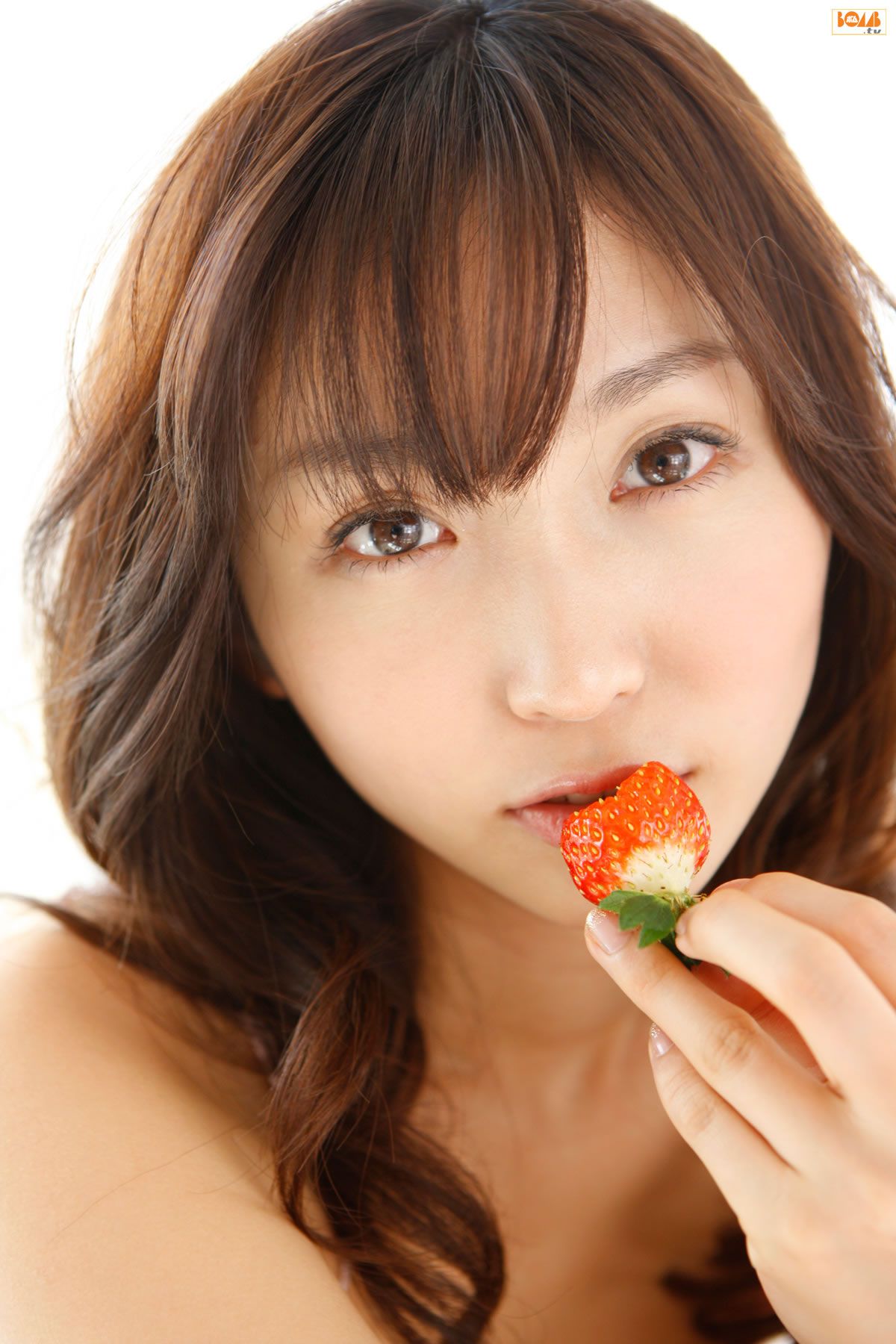[Bomb.tv] 2011年05月號 吉木りさ [40P]
