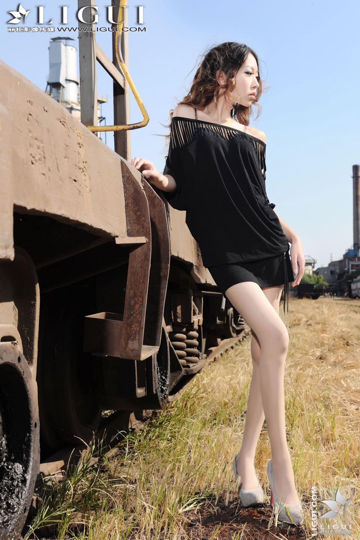 [Ligui]丽柜 2012.03.16 小镇火车站的美腿诱惑--文欣