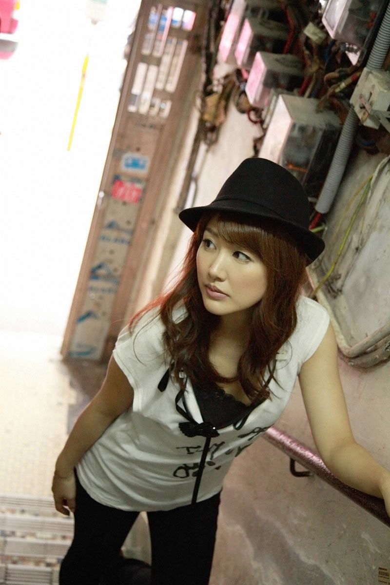 [Wanibooks] 2012.02月号 #92 安めぐみ（安惠美） Megumi Yasu [242P]