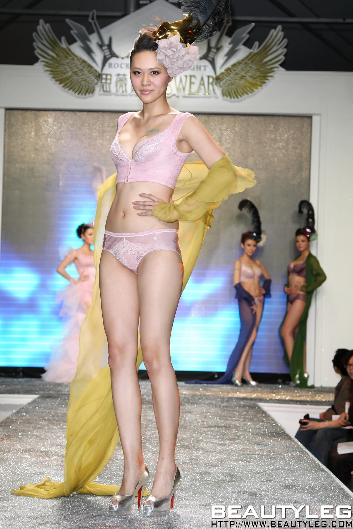 [BeautyLeg] 2012.05.04 BEAUTY NEWS