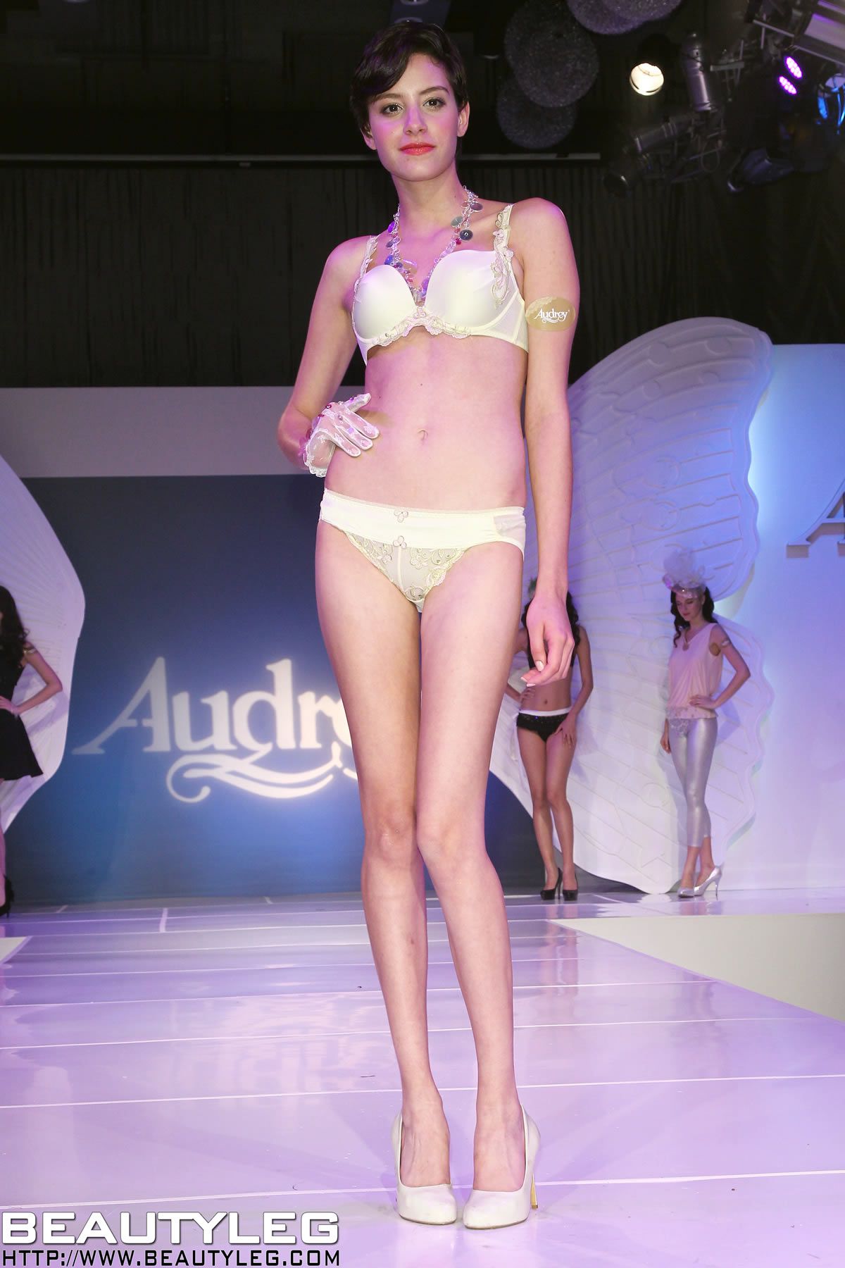[BeautyLeg] 2012.05.04 BEAUTY NEWS