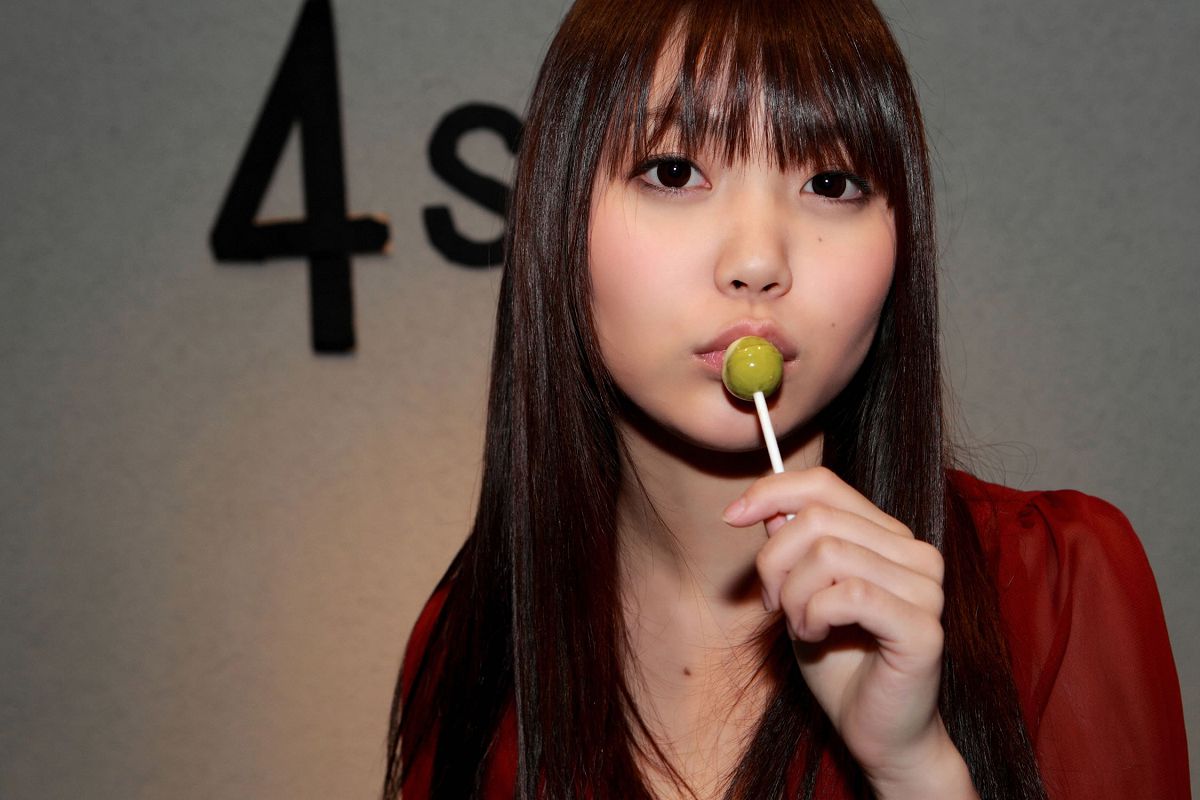 [YS Web] Vol.488 Sayaka Kanade 奏さやか ァヒルロ.Eカップ 女子大生入學 [48P+5HQ+3WP+2SS]