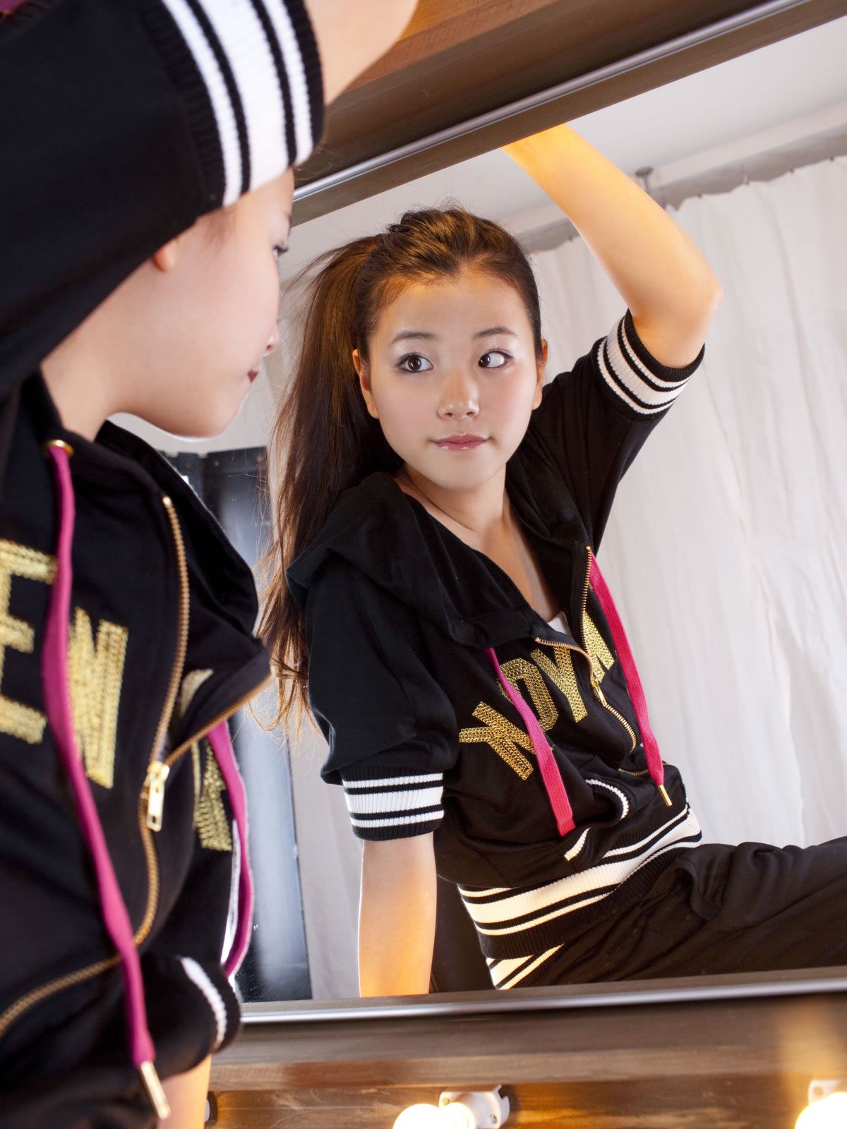 [Sabra] 2011.05.26 NEW COVER GIRL 倉田瑠夏『Look at Ruka』[100P]