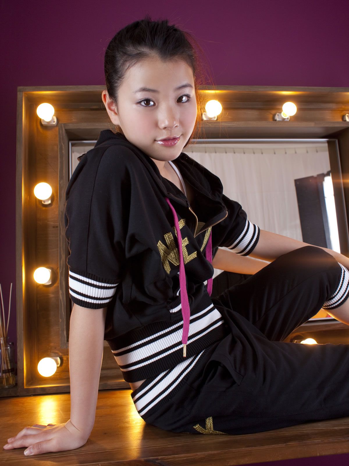 [Sabra] 2011.05.26 NEW COVER GIRL 倉田瑠夏『Look at Ruka』[100P]