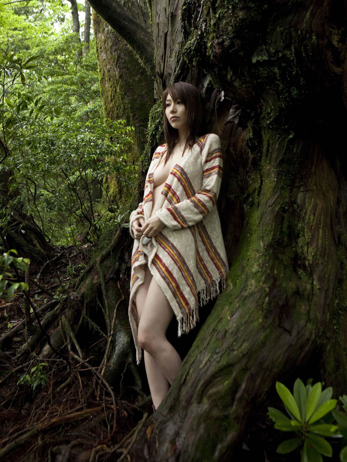 [Sabra] 2011.06.30小林恵美 吉木 佐山彩香 杉原杏璃 [40P]