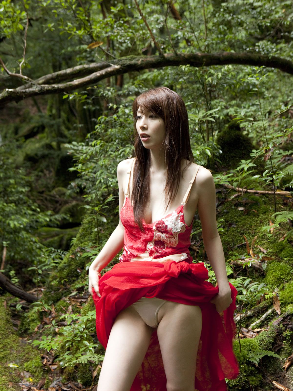 [Sabra] 2011.06.30小林恵美 吉木 佐山彩香 杉原杏璃 [40P]