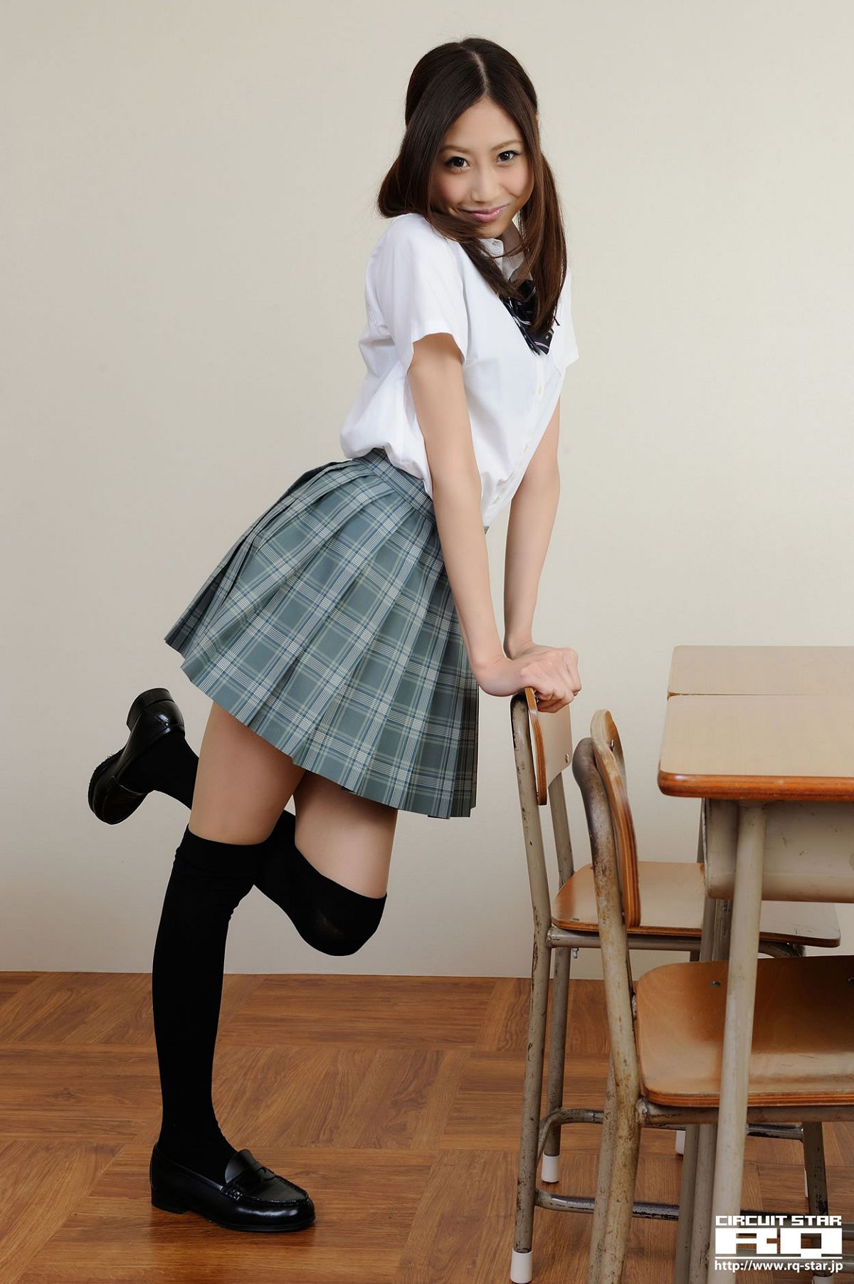 [RQ-STAR] 2012.06.06 NO.00646 Miki Sakurai 桜井未來 School Girl [90P]