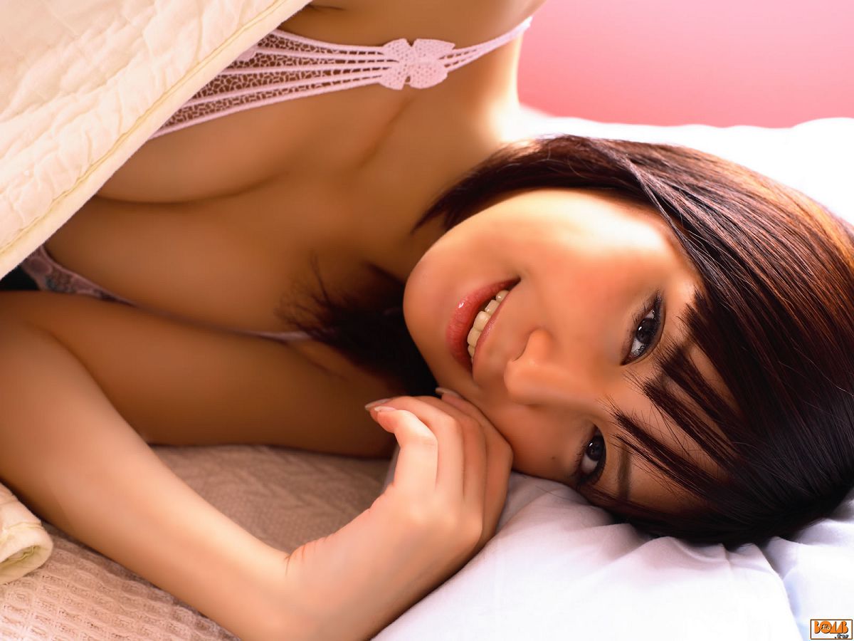 [Bomb.tv] 2008.10 Miu Nakamura 仲村美宇 [33P]