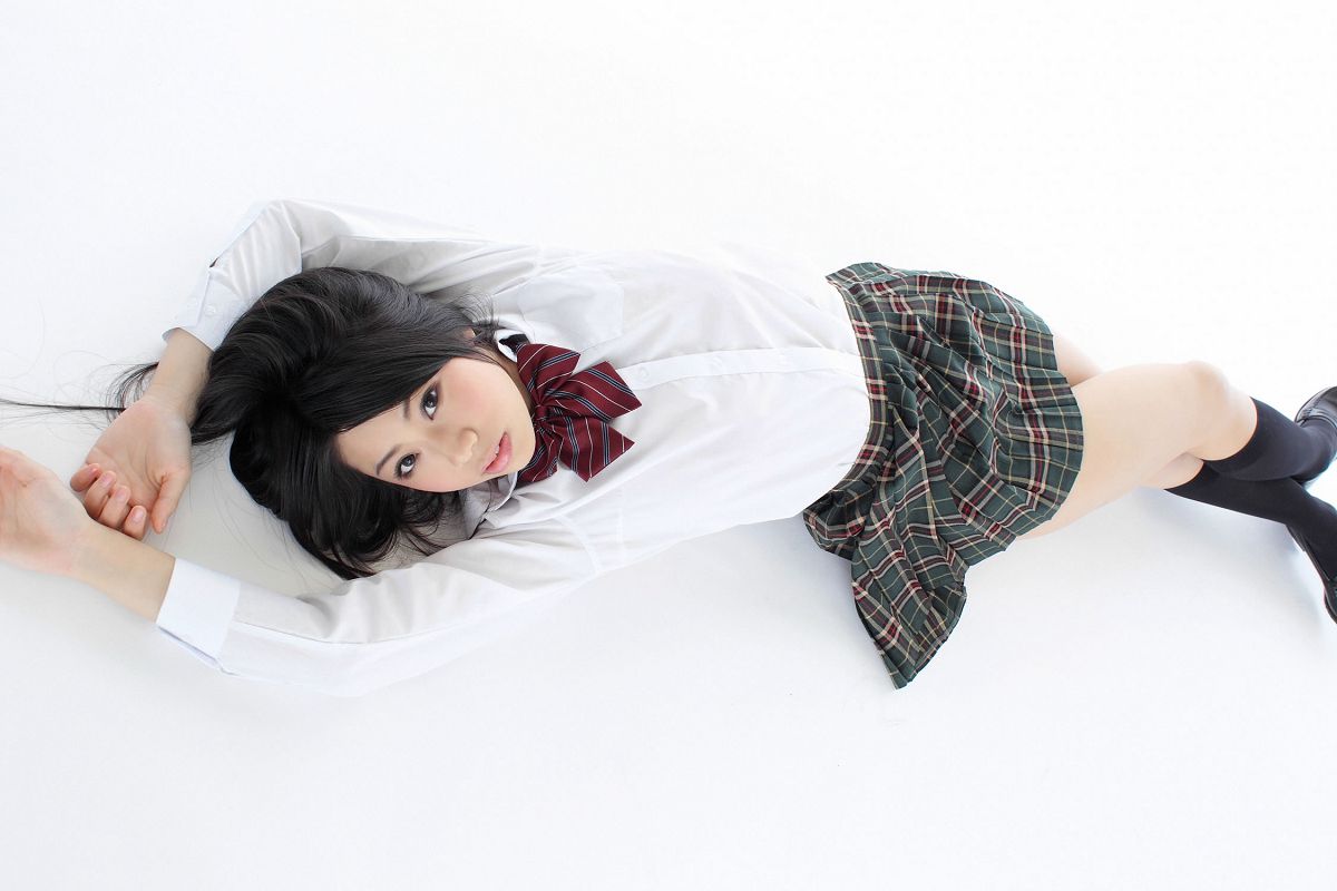 [YS Web] Vol.395 鈴木ふみ奈『Hカップのグラビア女王入学！』[39P]