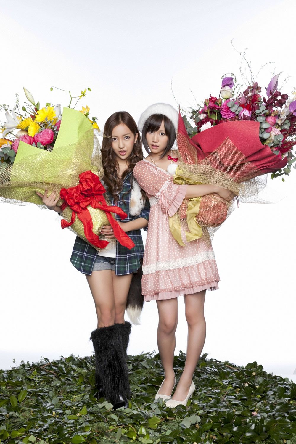 [YS Web] 05-20 Vol.401「前田敦子 板野友美」[83P]