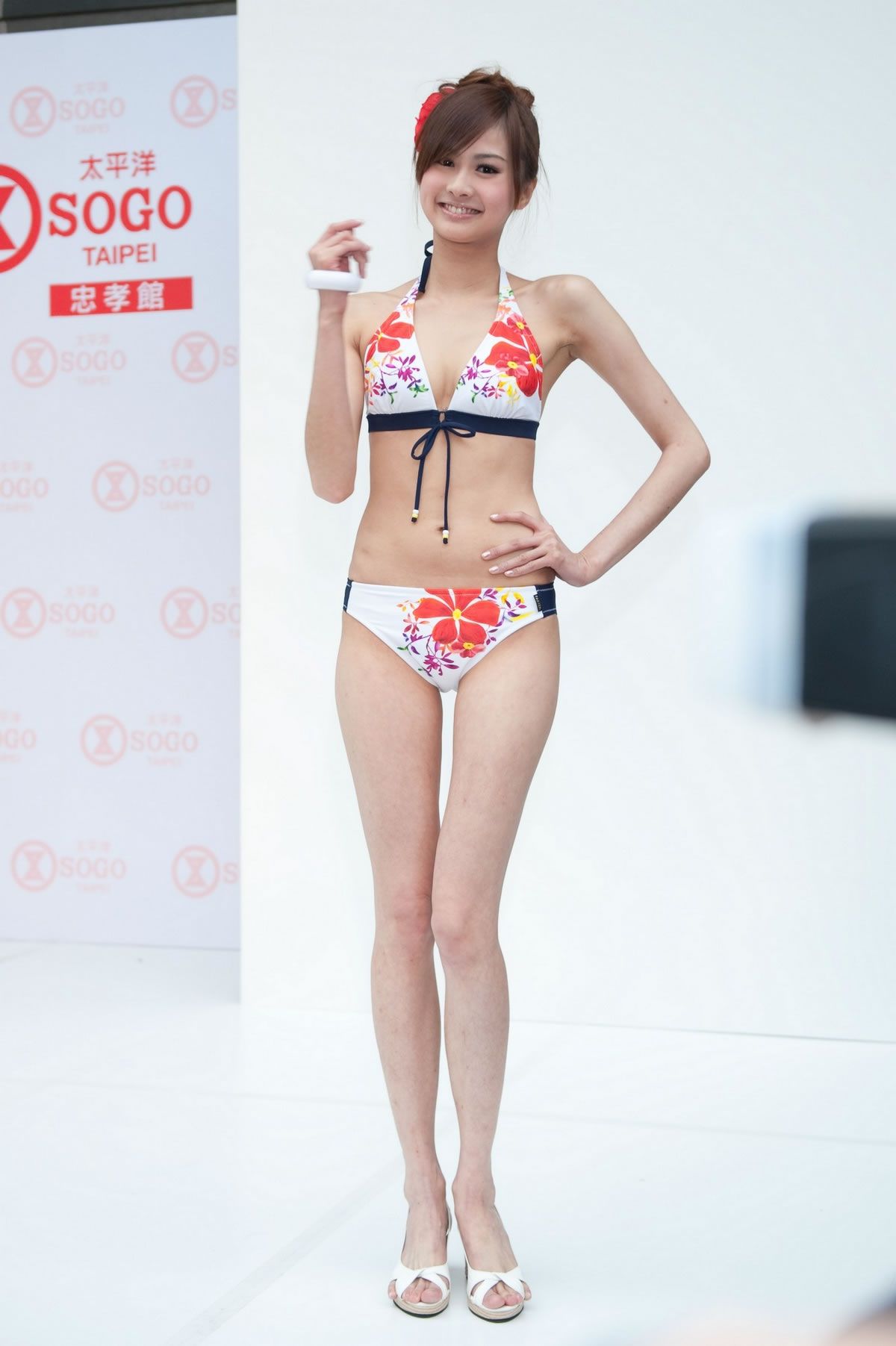 sogo 泳装秀 伊林陳 凱君 吴依琳 [37P]