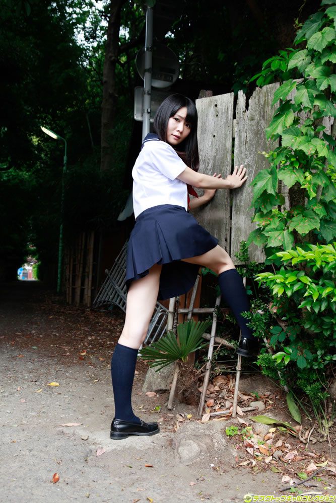 [DGC] 2012年09月号 No.1046 制服が似合うロリ顔美少女の未成熟なカラダ - 音無さやか [91P]