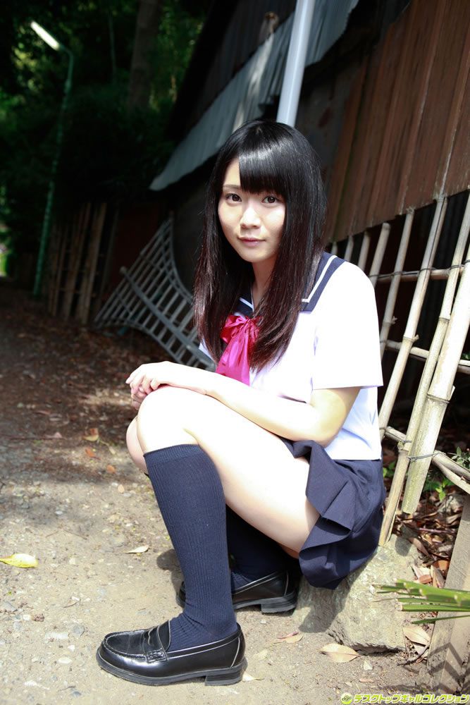 [DGC] 2012年09月号 No.1046 制服が似合うロリ顔美少女の未成熟なカラダ - 音無さやか [91P]