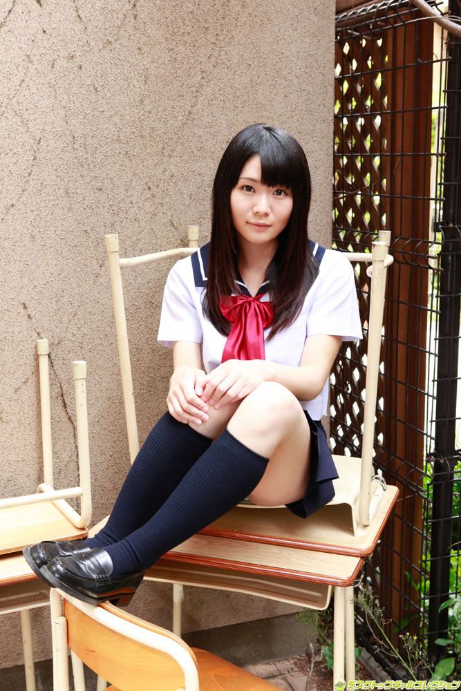 [DGC] 2012年09月号 No.1046 制服が似合うロリ顔美少女の未成熟なカラダ - 音無さやか [91P]
