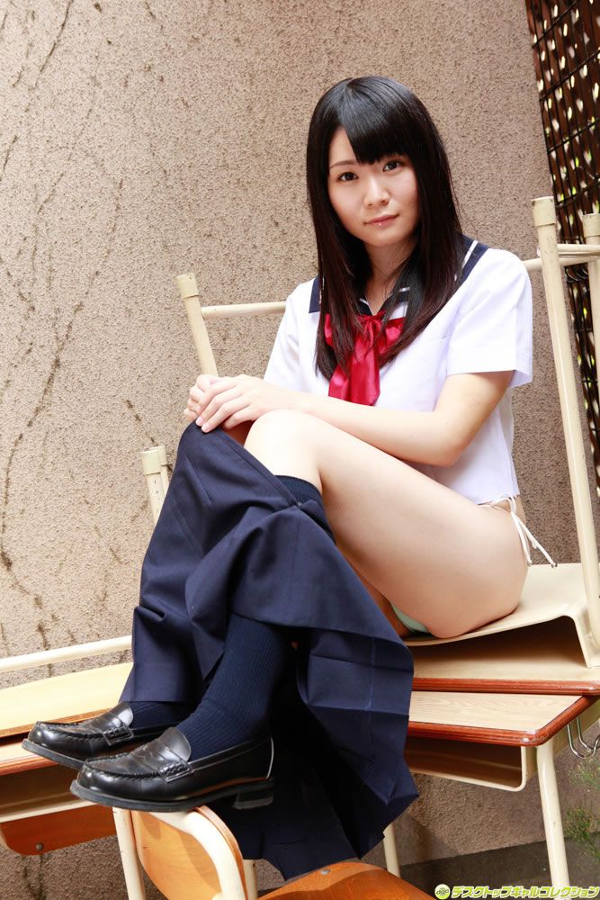 [DGC] 2012年09月号 No.1046 制服が似合うロリ顔美少女の未成熟なカラダ - 音無さやか [91P]