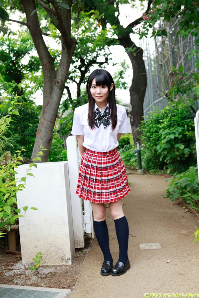 [DGC] 2012年09月号 No.1046 制服が似合うロリ顔美少女の未成熟なカラダ - 音無さやか [91P]