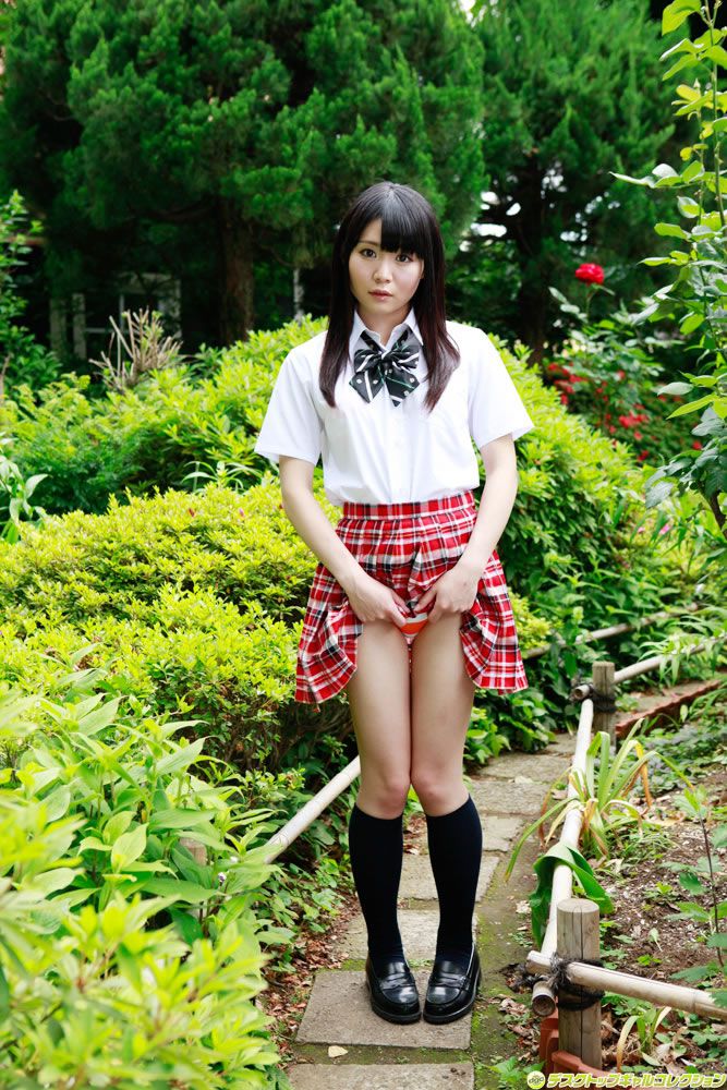 [DGC] 2012年09月号 No.1046 制服が似合うロリ顔美少女の未成熟なカラダ - 音無さやか [91P]