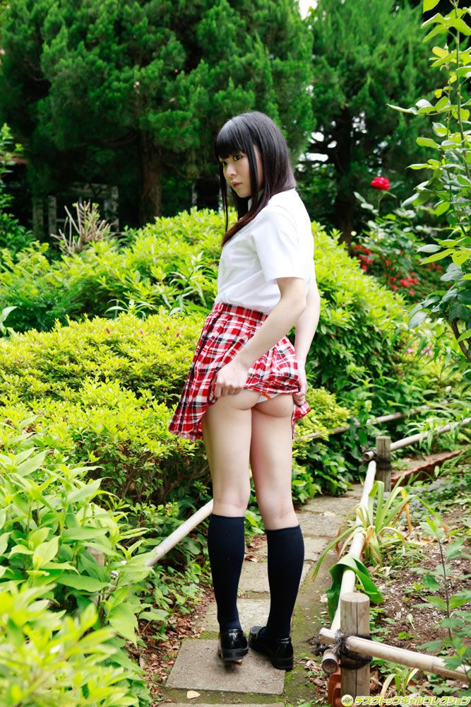[DGC] 2012年09月号 No.1046 制服が似合うロリ顔美少女の未成熟なカラダ - 音無さやか [91P]