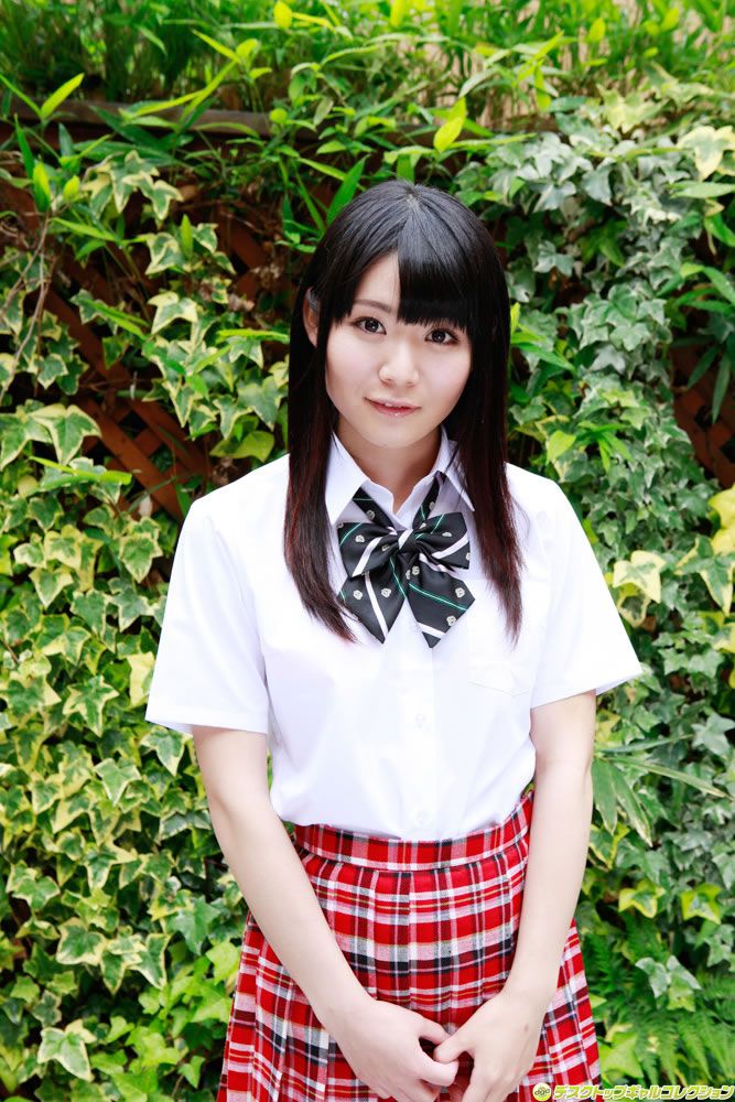 [DGC] 2012年09月号 No.1046 制服が似合うロリ顔美少女の未成熟なカラダ - 音無さやか [91P]