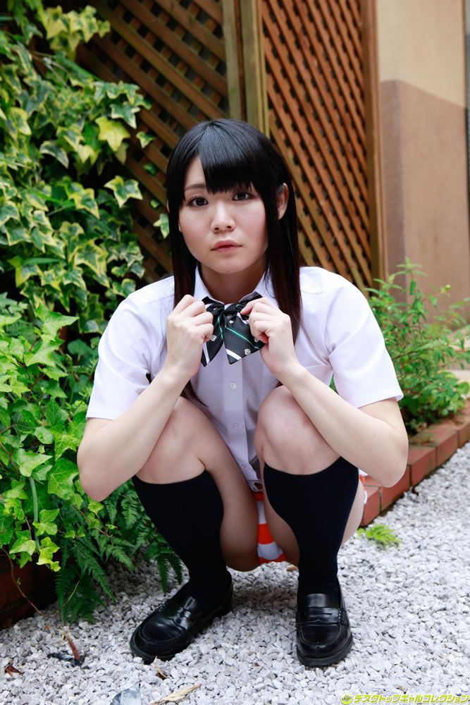 [DGC] 2012年09月号 No.1046 制服が似合うロリ顔美少女の未成熟なカラダ - 音無さやか [91P]