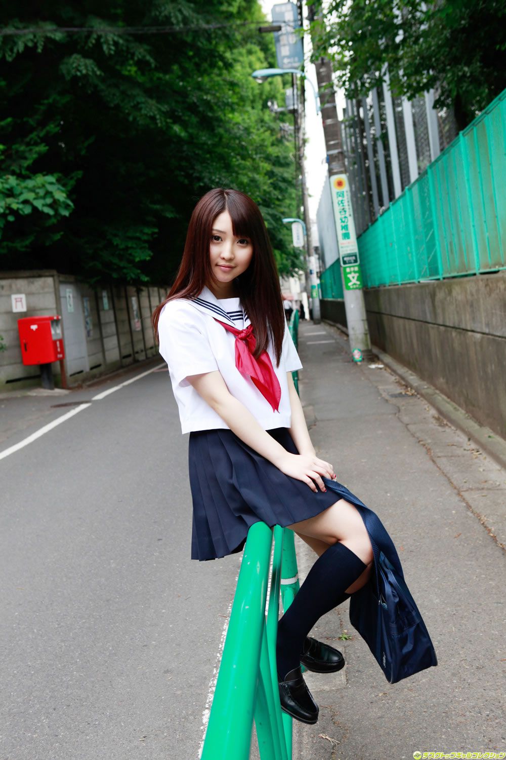 [DGC] 2012.10 No.1052 末永佳子 [100P]