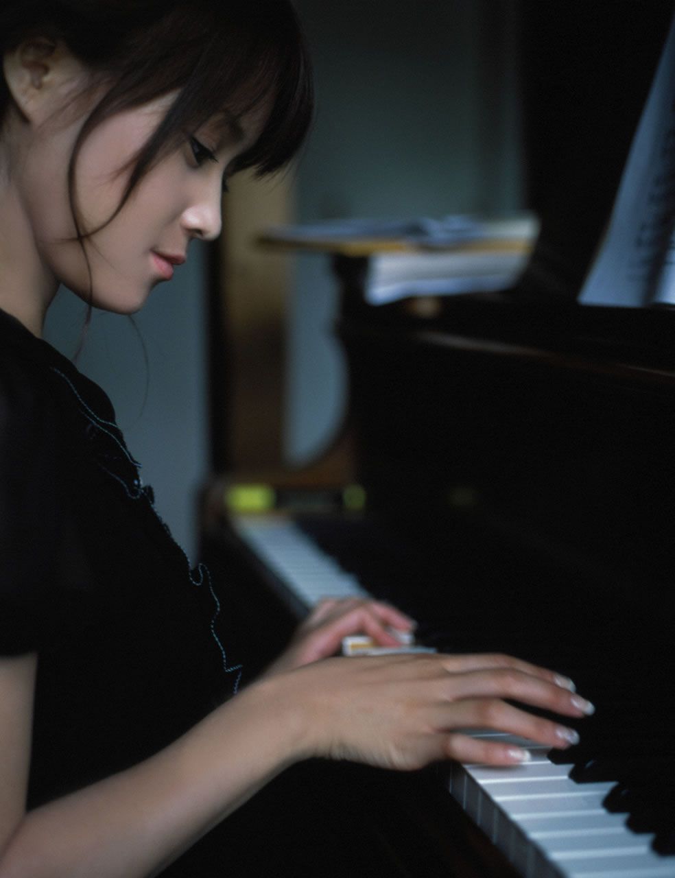 [Hello! Project Digital Books] No.48 Eri Kamei 亀井絵里 [97P]