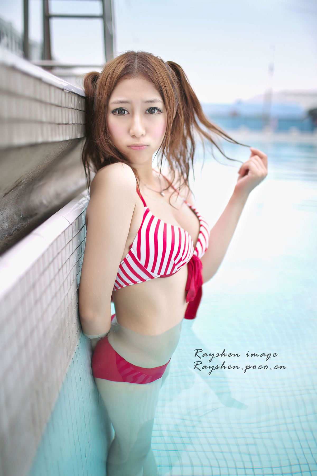 大胸清纯比基尼泳装美女 [11P]