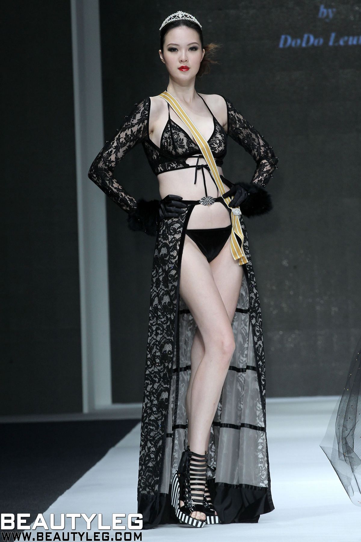 [Beautyleg] 名模美腿 2012.11.05 VOGUE PHOTO [77P]
