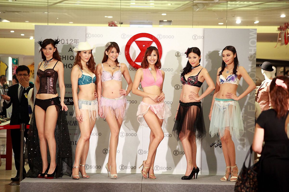 [Fashion Show] 2012.11.11 曼黛瑪蓮.莎薇華哥爾 [90P]