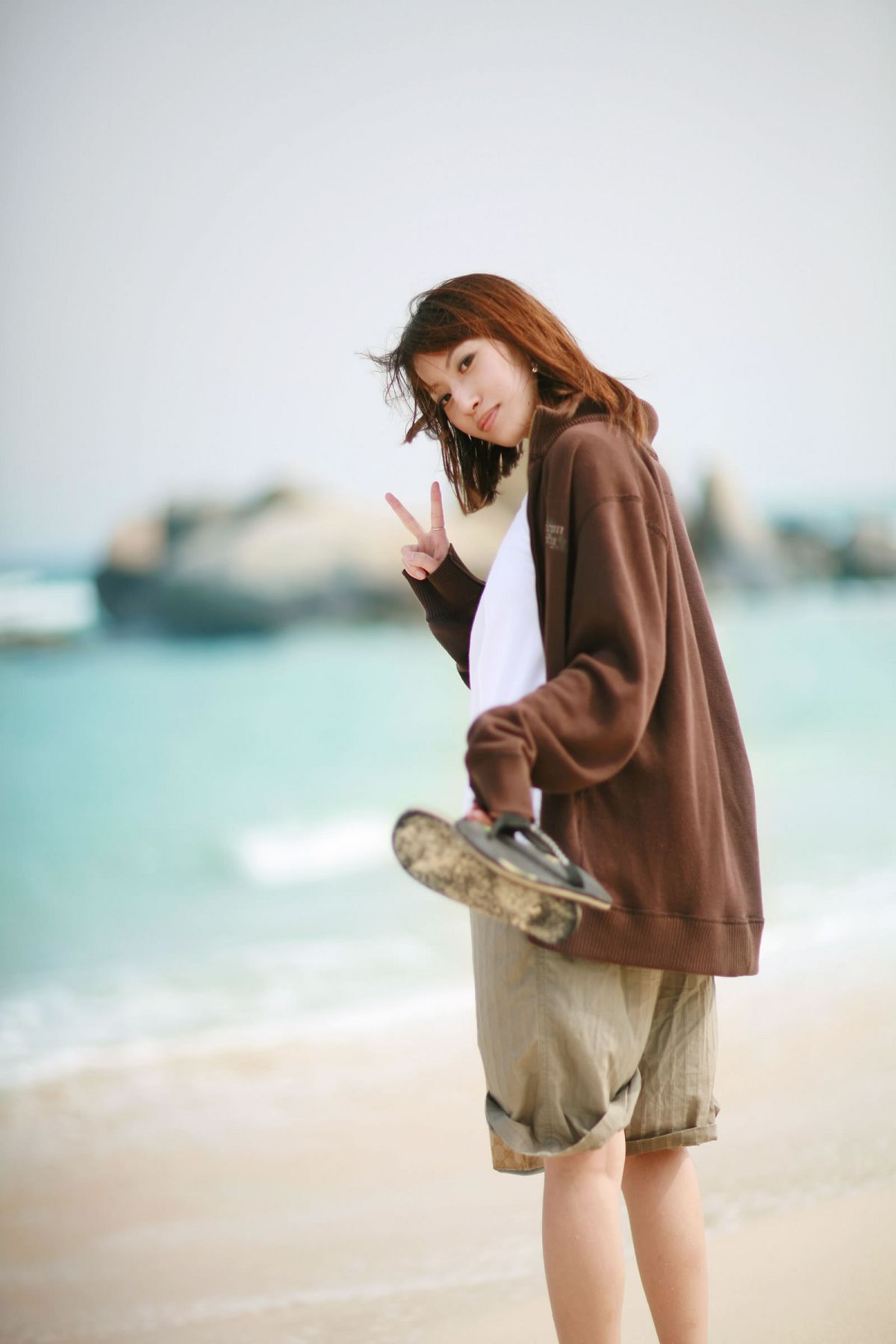 超有味道比基尼的少女VS超有味道的香车美女 [22P]