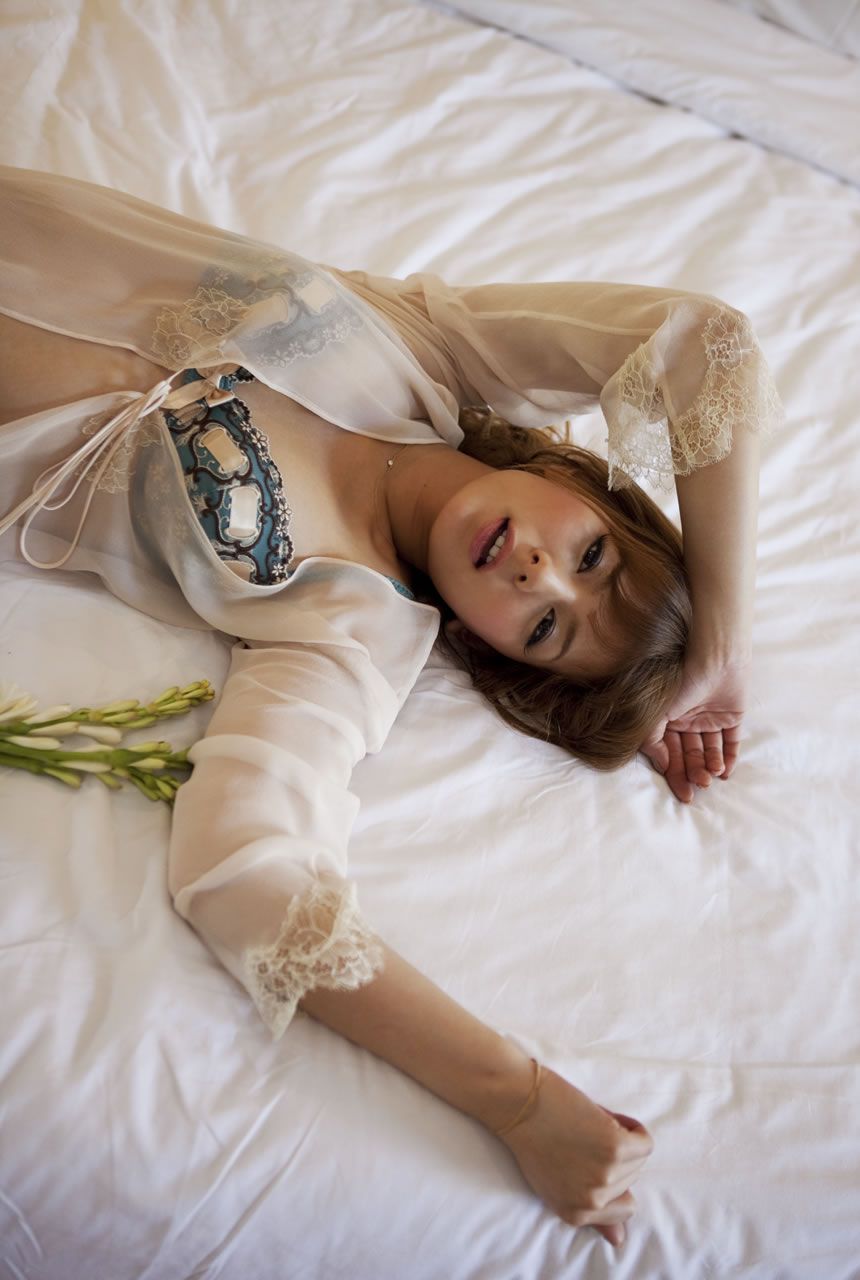 [image.tv] 2010.04.01 Suzanne スザンヌ Lady days 前編 [40P]