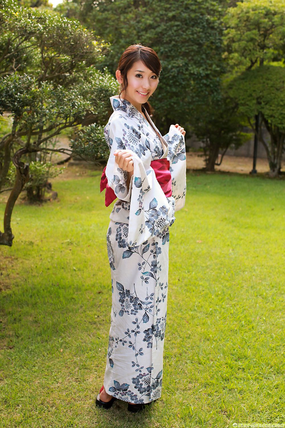 [DGC] 2012.12 No.1061 Haruka Kohara 小原春香 清純でセクシーなアンバランスな魅力 [101P]