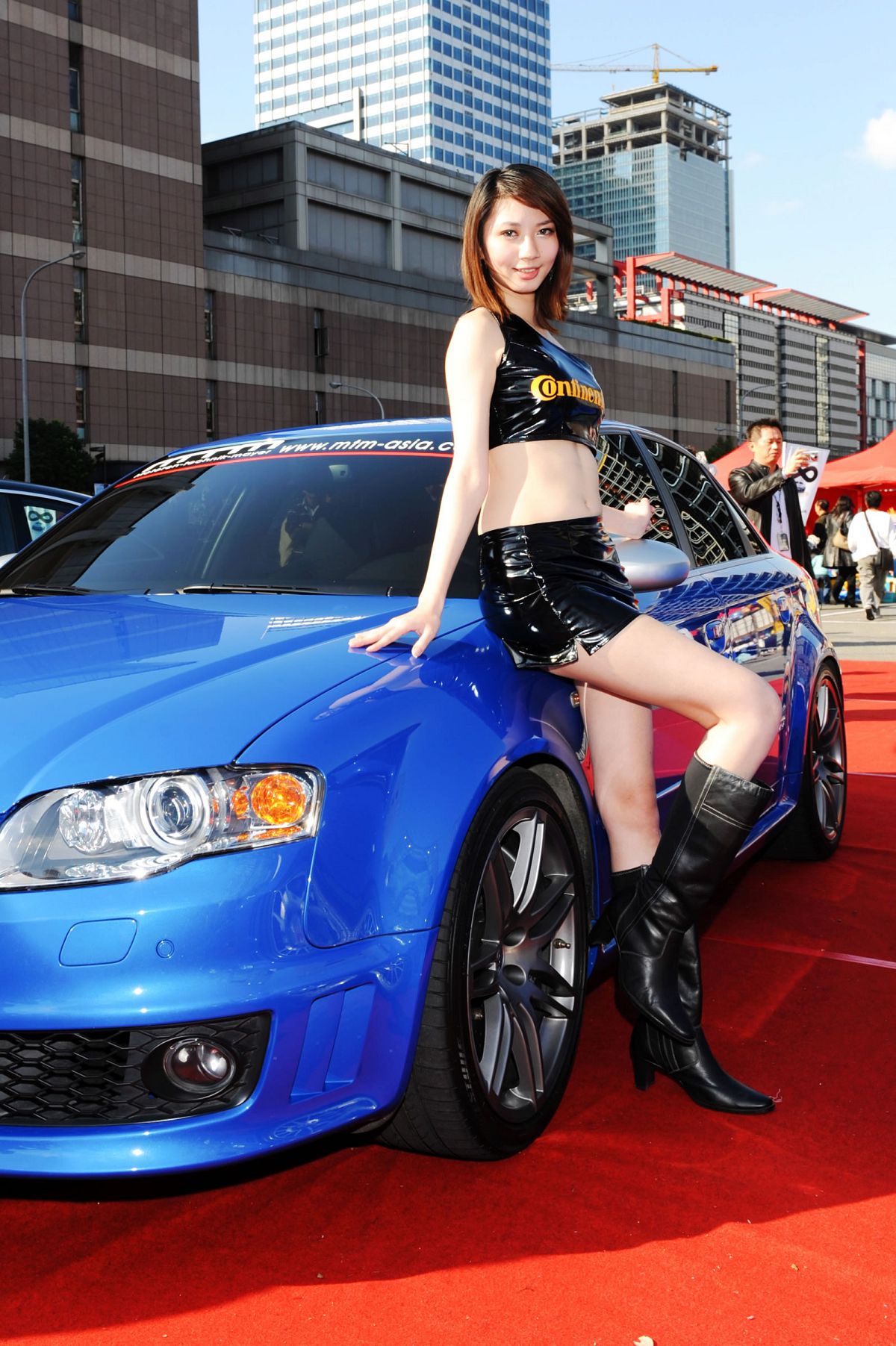 展场 2012AudiRoad Showgirl [35P]