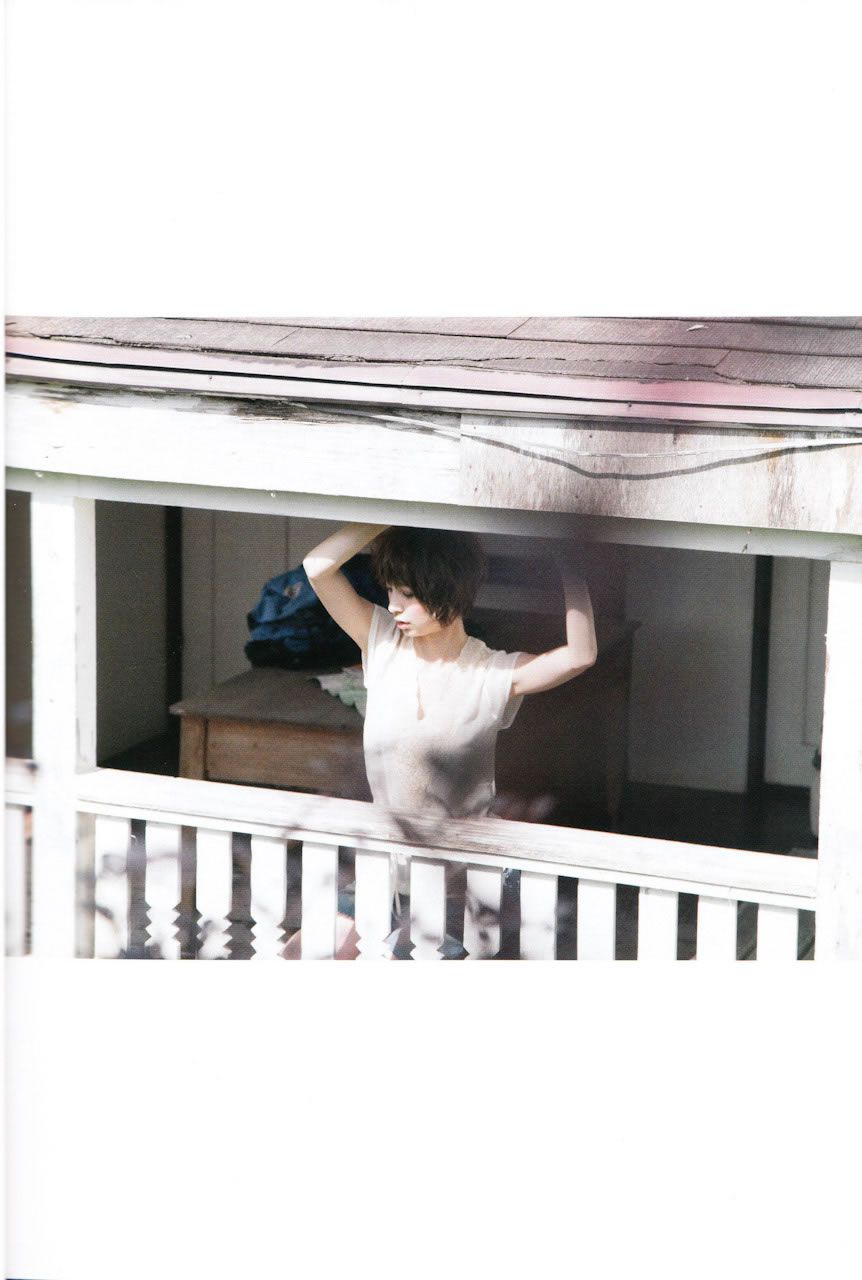 篠田麻里子 Mariko Shinoda 《Yes and No》写真全本 [100P]