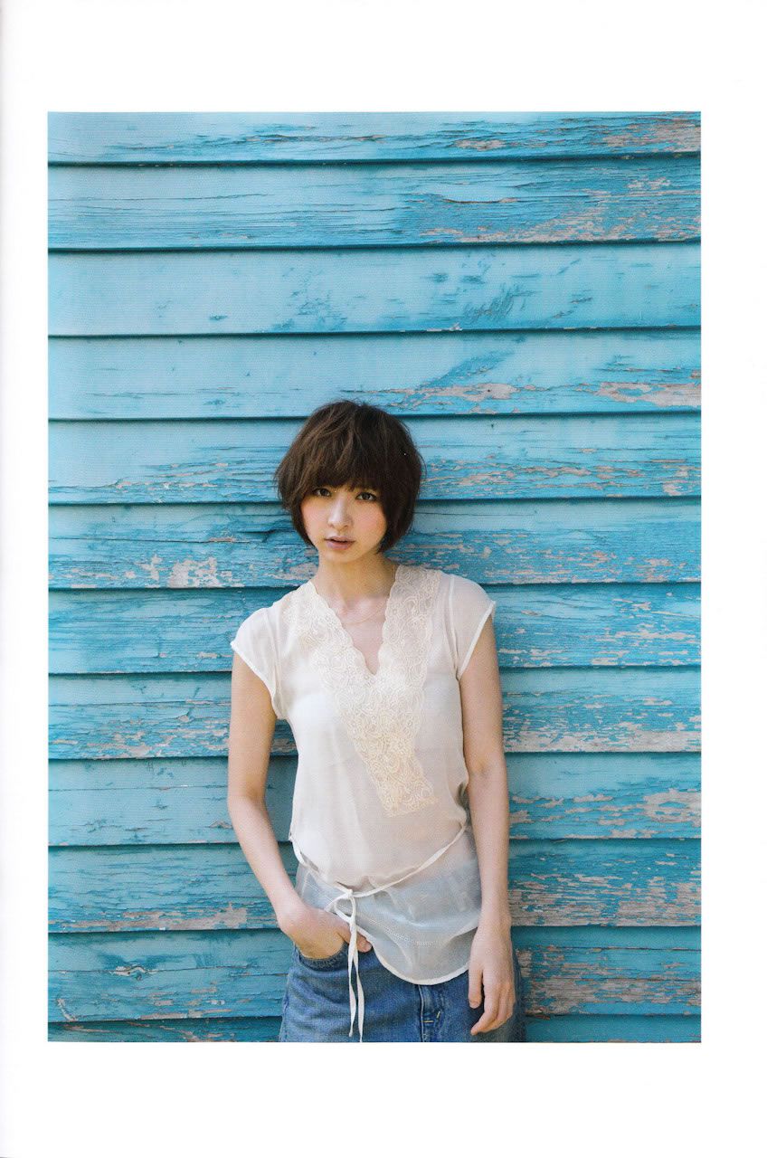 篠田麻里子 Mariko Shinoda 《Yes and No》写真全本 [100P]