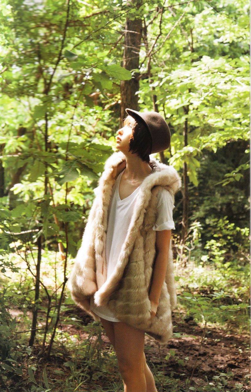 篠田麻里子 Mariko Shinoda 《Yes and No》写真全本 [100P]