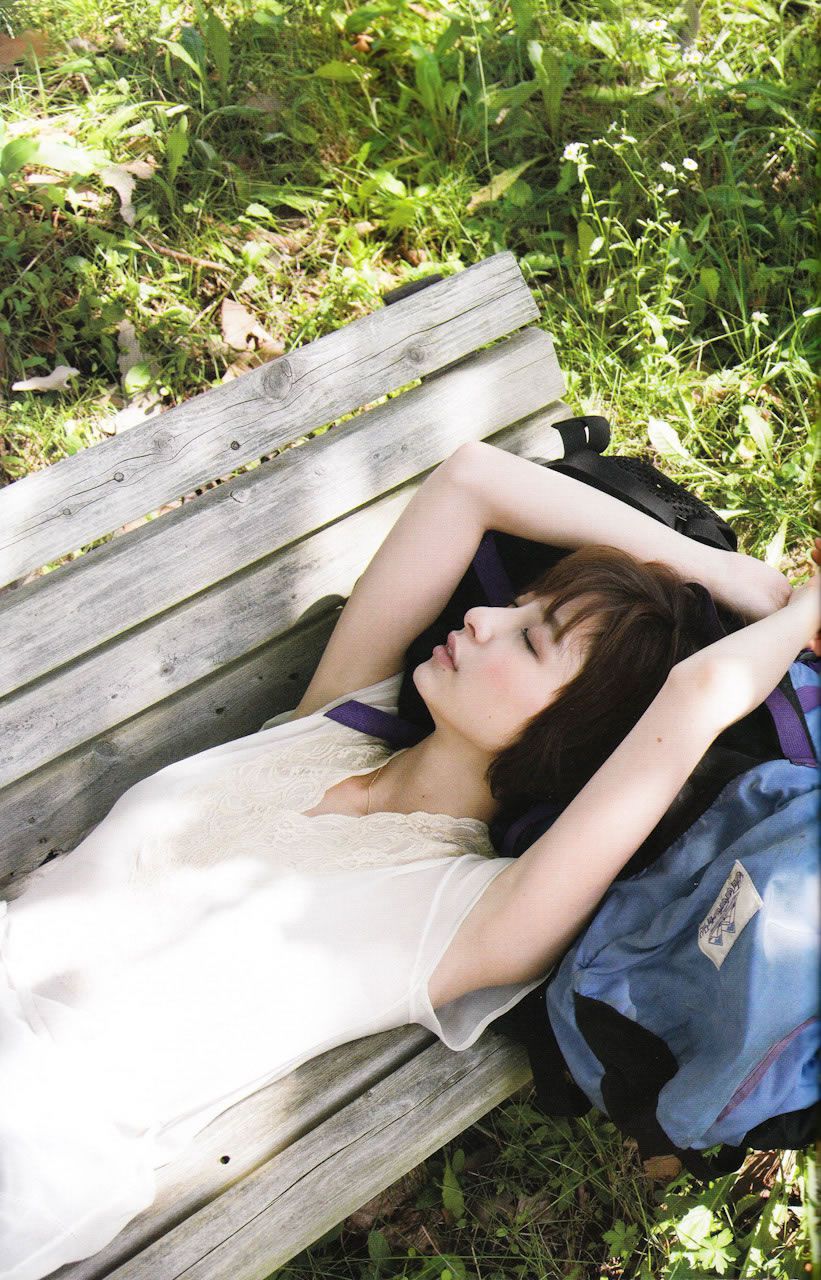 篠田麻里子 Mariko Shinoda 《Yes and No》写真全本 [100P]