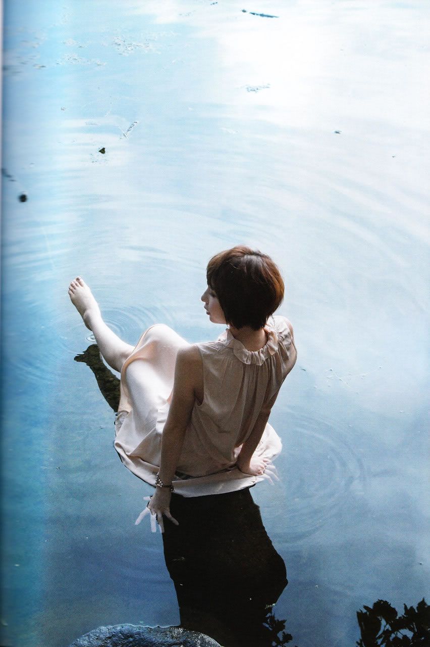 篠田麻里子 Mariko Shinoda 《Yes and No》写真全本 [100P]