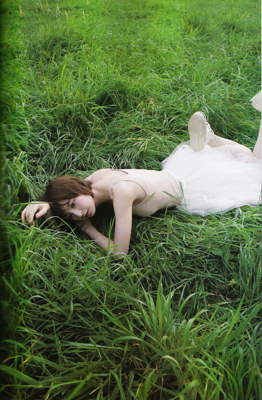 篠田麻里子 Mariko Shinoda 《Yes and No》写真全本 [100P]