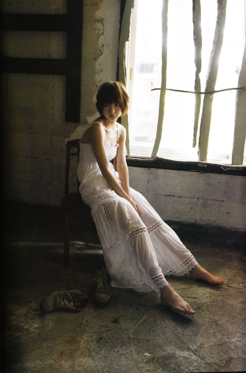 篠田麻里子 Mariko Shinoda 《Yes and No》写真全本 [100P]