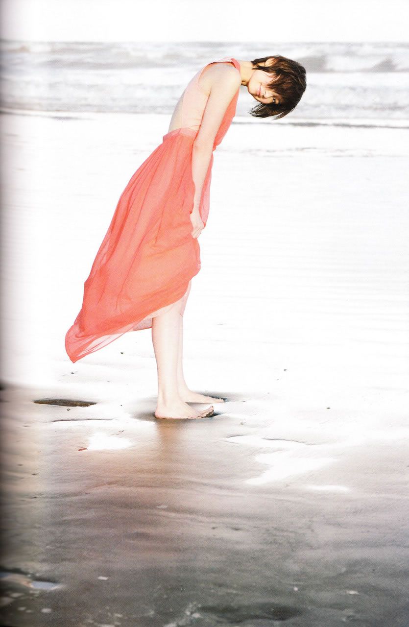 篠田麻里子 Mariko Shinoda 《Yes and No》写真全本 [100P]