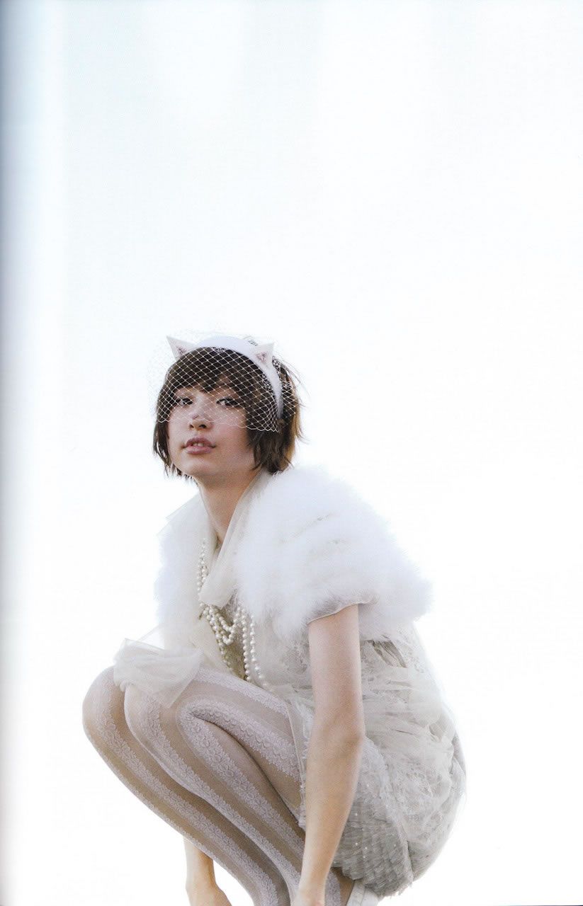 篠田麻里子 Mariko Shinoda 《Yes and No》写真全本 [100P]