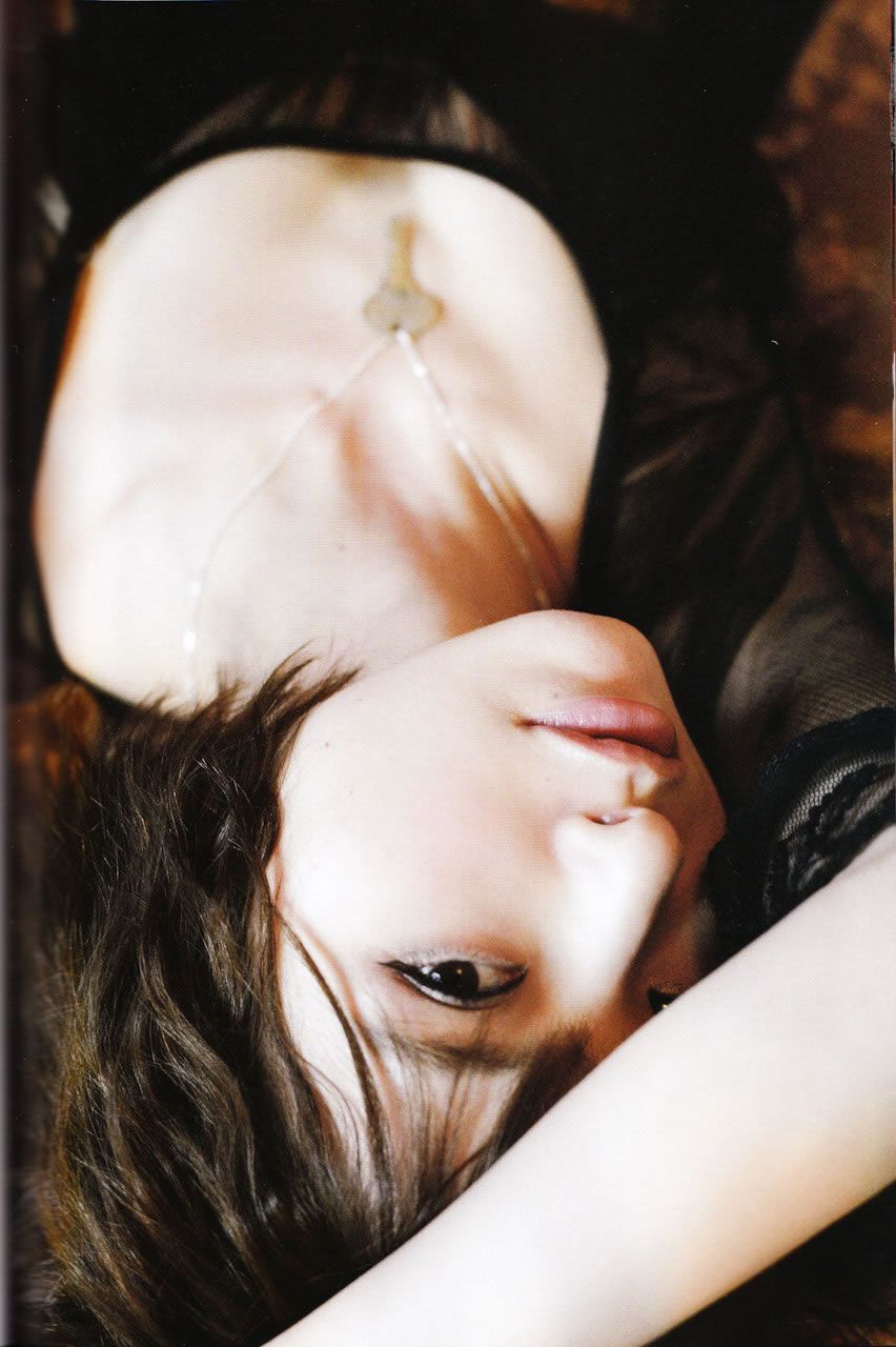 篠田麻里子 Mariko Shinoda 《Yes and No》写真全本 [100P]