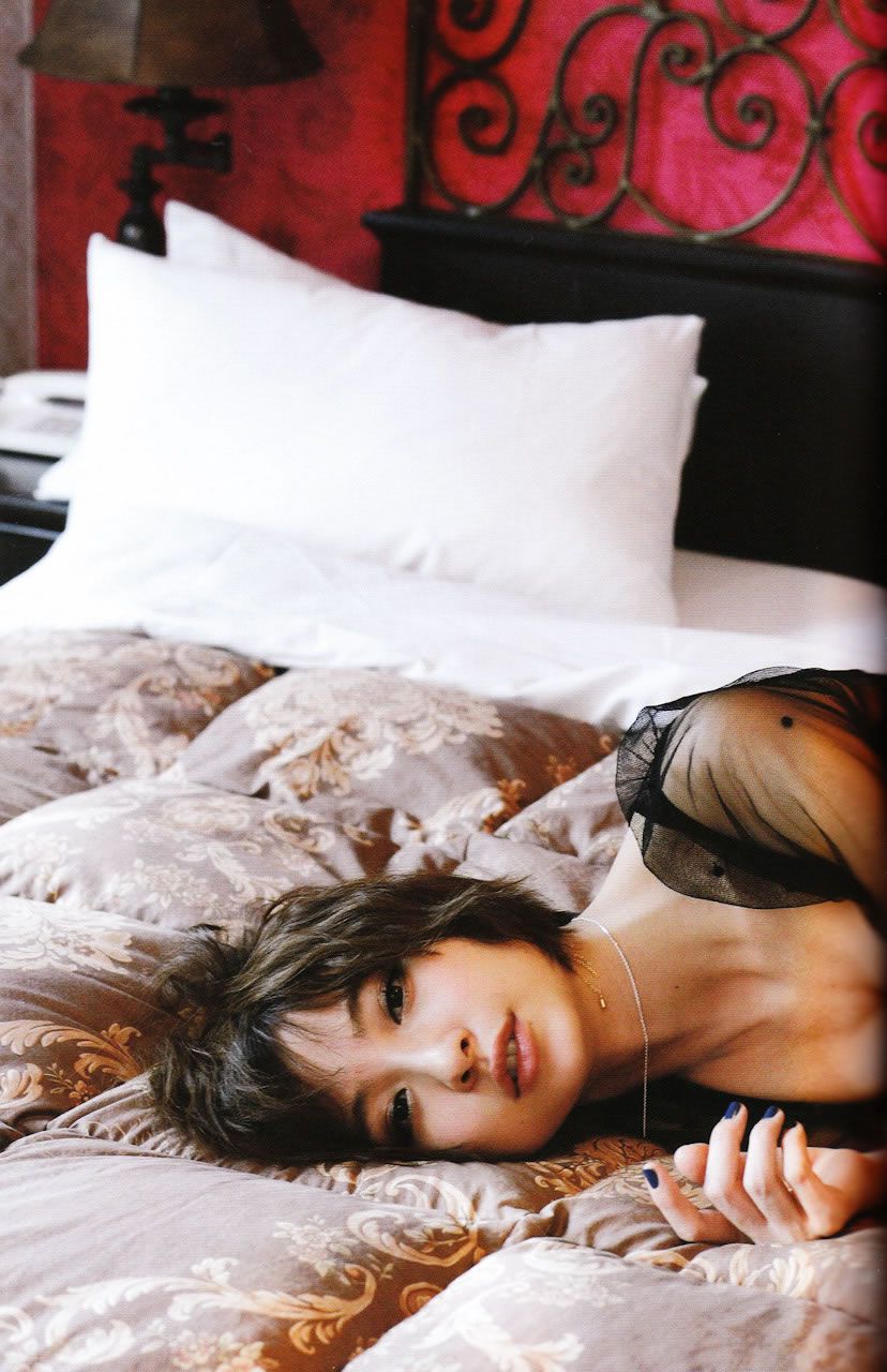 篠田麻里子 Mariko Shinoda 《Yes and No》写真全本 [100P]